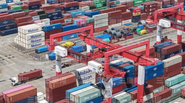 国融资管 上海港集装箱单月吞吐量首次突破502万标准箱